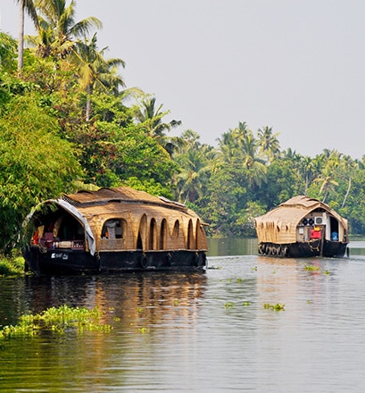 Erkunden Sie die Kanäle von Kerala – Indien